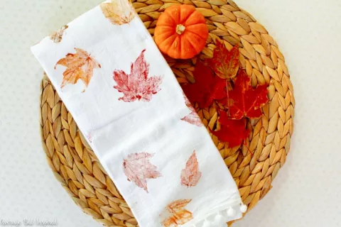 Art Cafe: Fall Leaf Towels